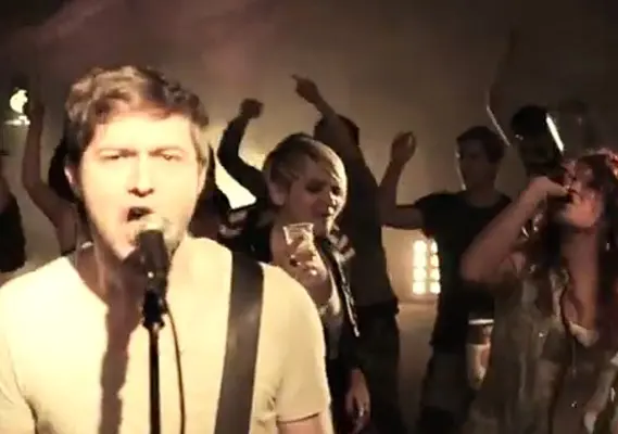 Bildausschnitt aus dem Astairre - "Zeitmaschine, bitte!" Musikvideo