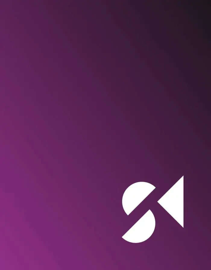 Hintergrund mit schwarz/lila Verlauf und weißem Logo von Steuerberatung Krischak.