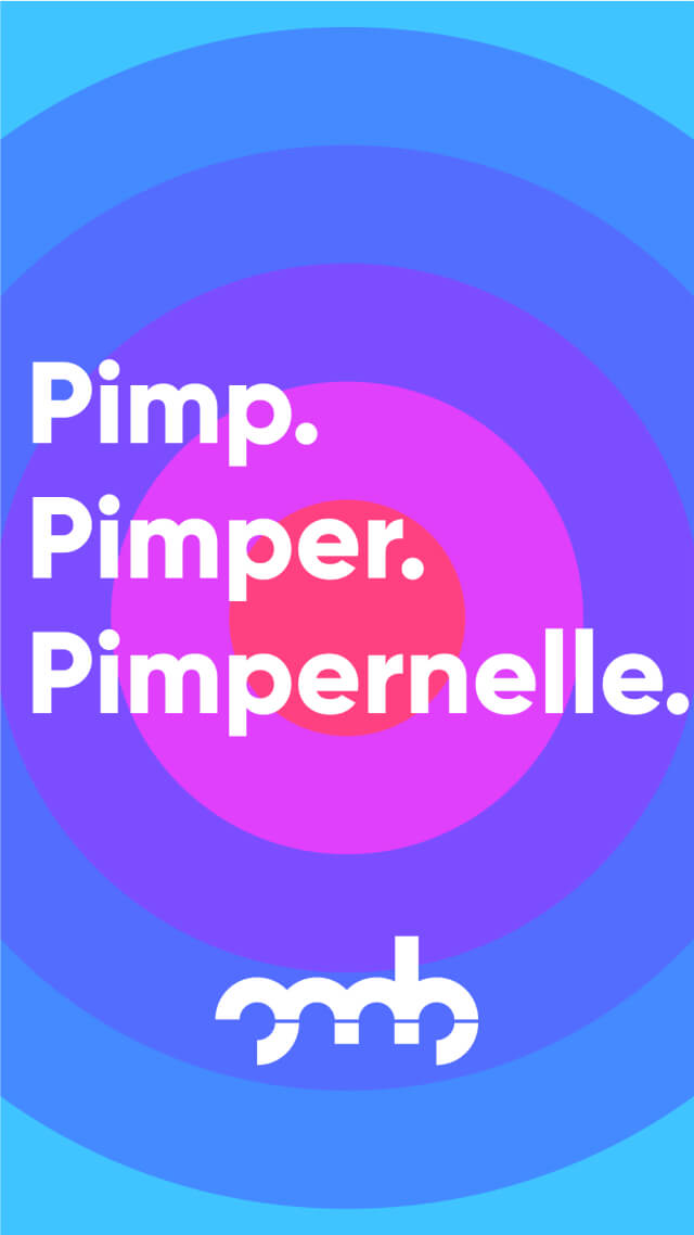 Bunte Ringe als Hintergrund mit Pimpernelle.